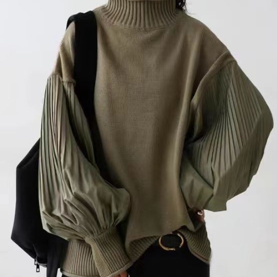 Casual sweater with balloon sleeves and pleat details
