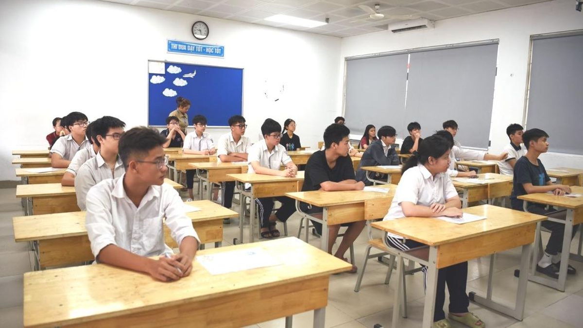 Gần 125.000 học sinh Hà Nội làm thủ tục dự thi lớp 10 - Đài Phát thanh và truyền hình Hà Nội