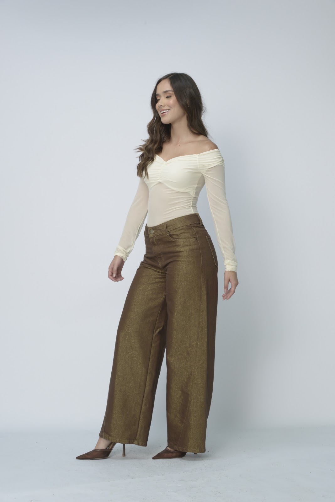 Jean dama Wide Leg tiro alto rígido tela brillante, color Café - Vista 3
