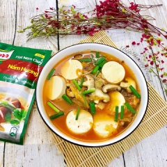 Rất đơn giản để chiêu đãi món yêu thích cho nhỏ bạn mê món Hàn. Có thể ăn với cơm hoặc thêm gói mì vào... Ăn thì chỉ có nức nở xuýt xoa mà khen thôiiii hihiii