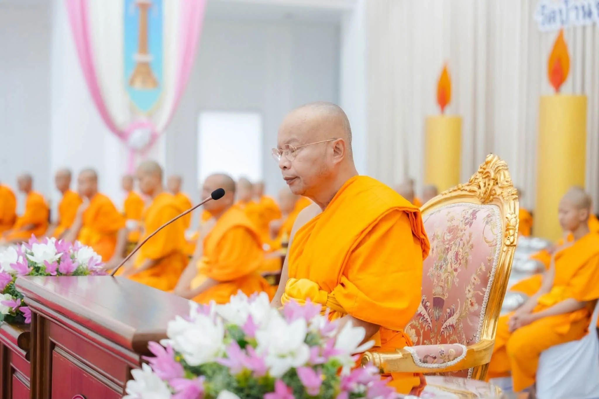 ภาพประกอบ วันอาสาฬหบูชา 2569 …. ฝนตกตั้งแต่เมื่อคืน เมื่อเช้าก็ตกหนักอีก…. คิดไปว่าศรัทธาบ้านขุนจะขึ้นวัดมาทำบุญกันยังไง…แต่ปรากฏว่า ฝนจะตกหนังยังไง ก็ไม่เป็นปัญหาอุปสรรคต่อศรัทธาความเชื่อมั