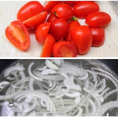 Rửa sạch các loại rau, để cho ráo nước. Rau xà lách xắt thành những khúc khoảng 5-7cm. Cà chua bi bổ đôi. Hành tây thái lát mỏng mong vào nước đá cho bớt hăng. Dưa leo xắt sợi bỏ ruột.