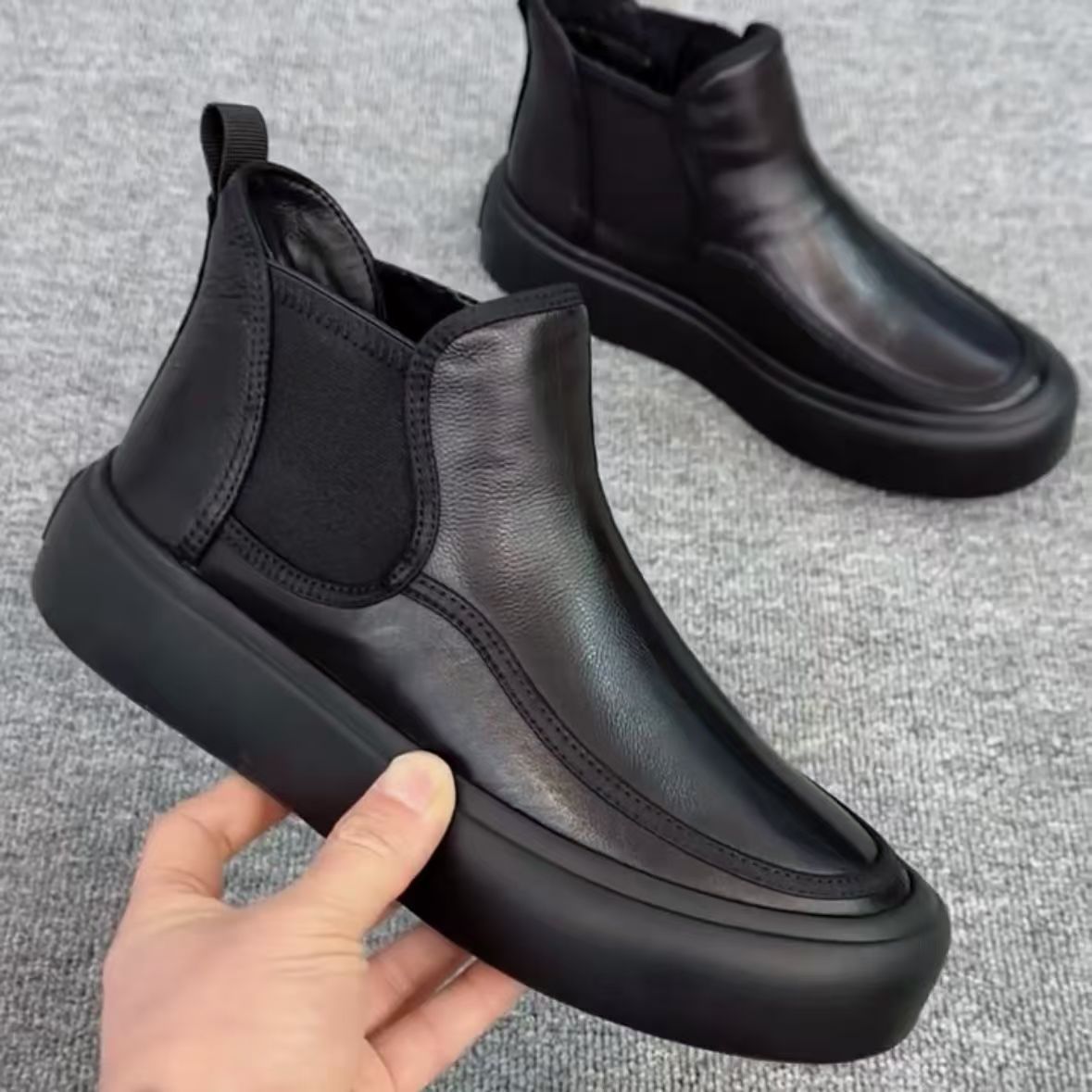 Men's Chelsea boots made of genuine leather with warm lining