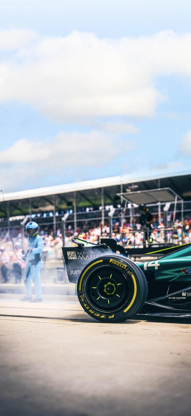Aston Martin Formula One Car - Sports Photography iPhone Wallpaper (996x2160)