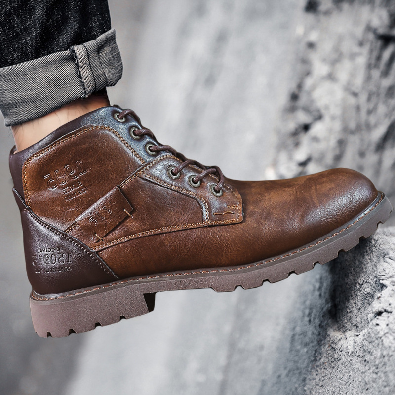 Men's retro-style boots with zipper