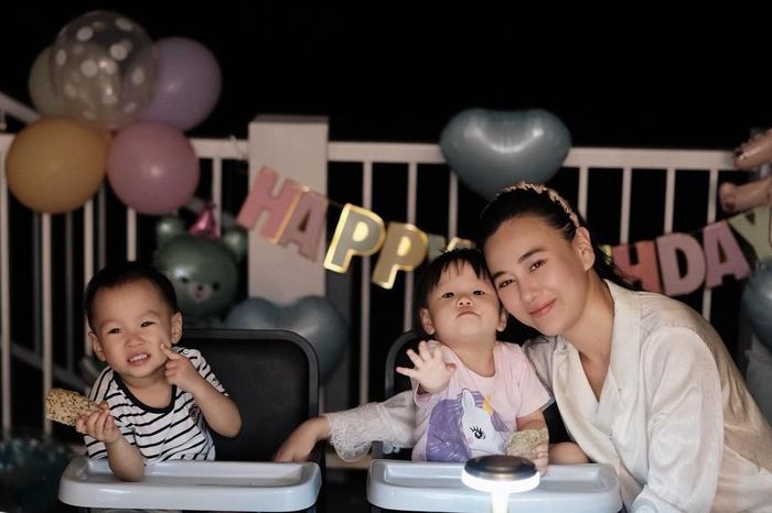 Phương Oanh cười rạng rỡ và bình yên bên cặp song sinh - Chuyên trang Gia Đình &amp; Xã Hội - Báo Sức khỏe &amp; Đời sống