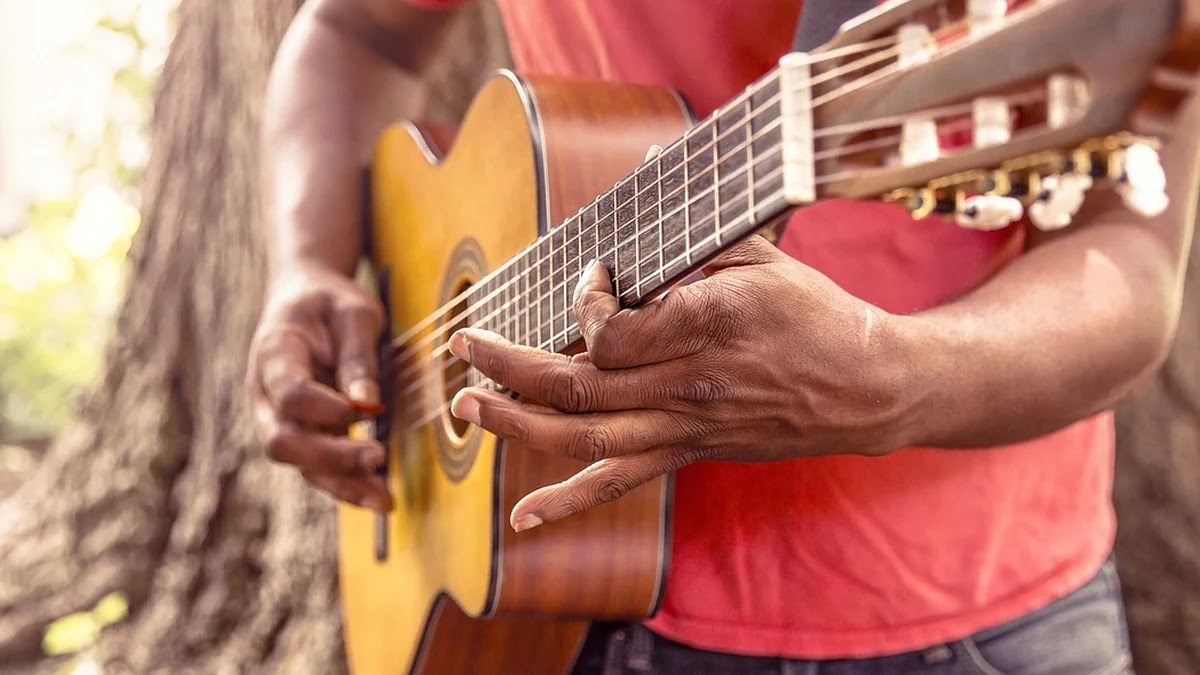 테마형 ETF와 섹터형 ETF 구조 및 수익률 차이 분석