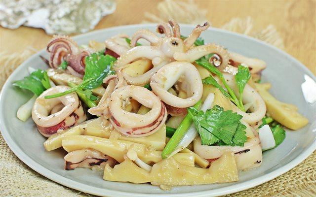 Mực Xào Măng Tươi
