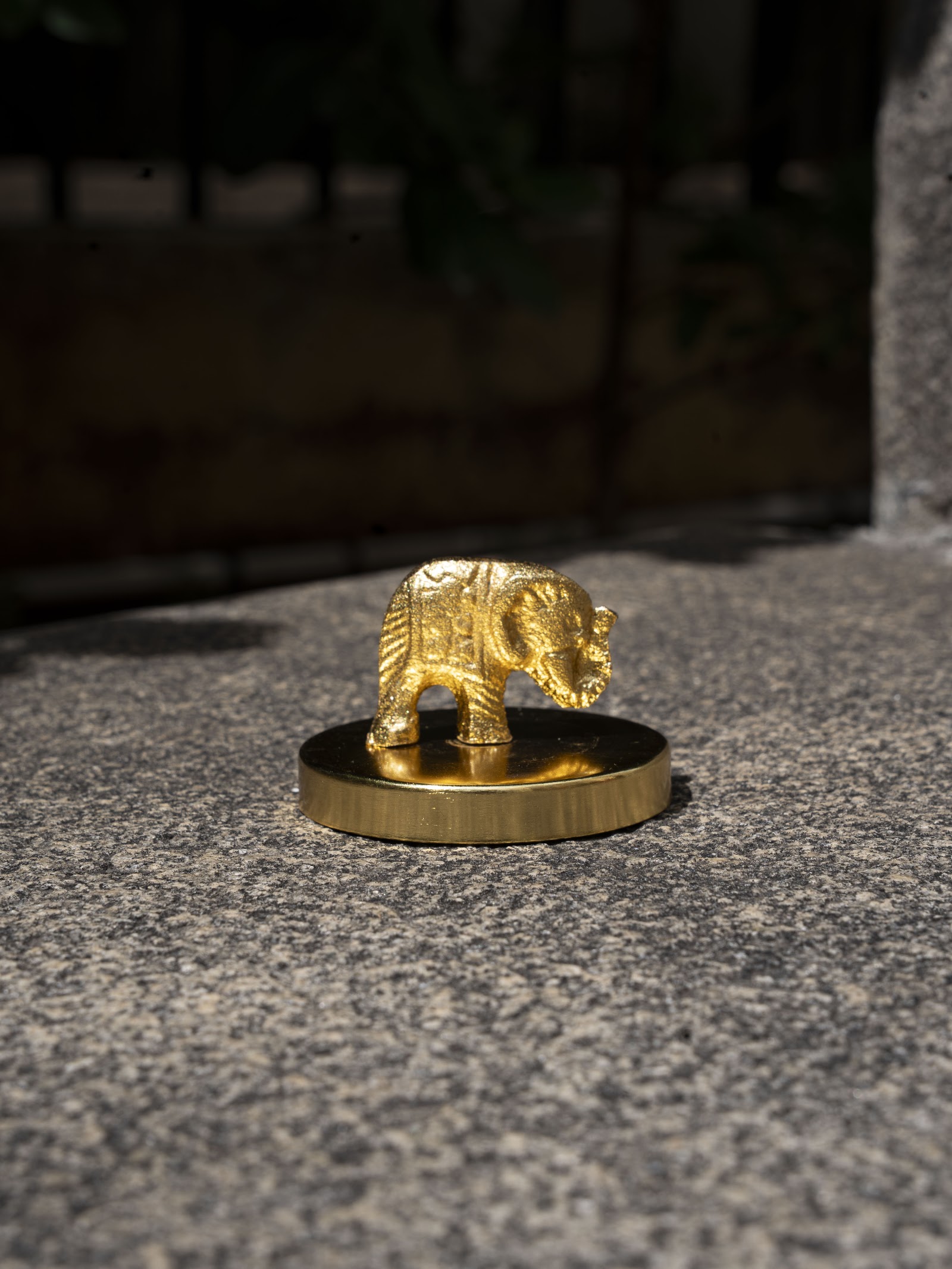 elephant-dry-fruit-jar