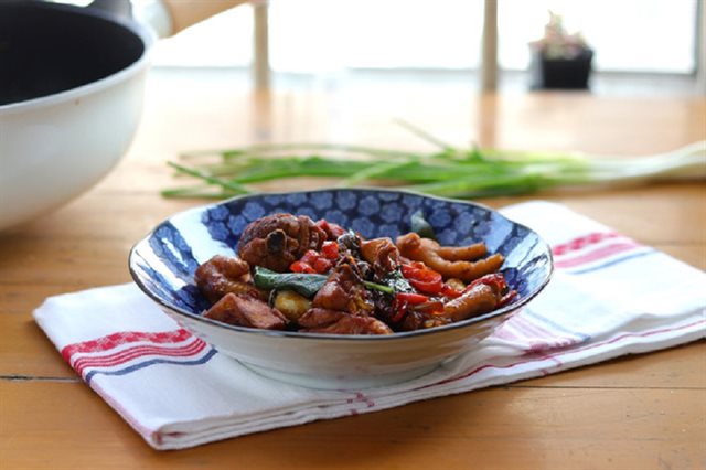 Thịt Gà Xào Cay Thơm