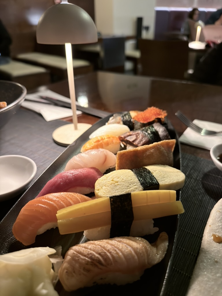 Sushi de la cena japonesa antes del Malta Marathon
