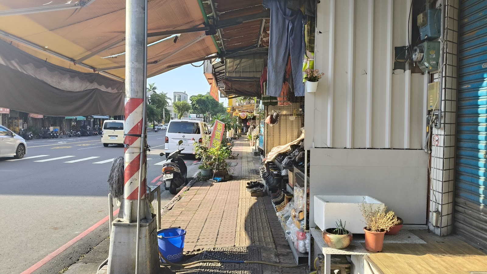 軍校路占用人行道4