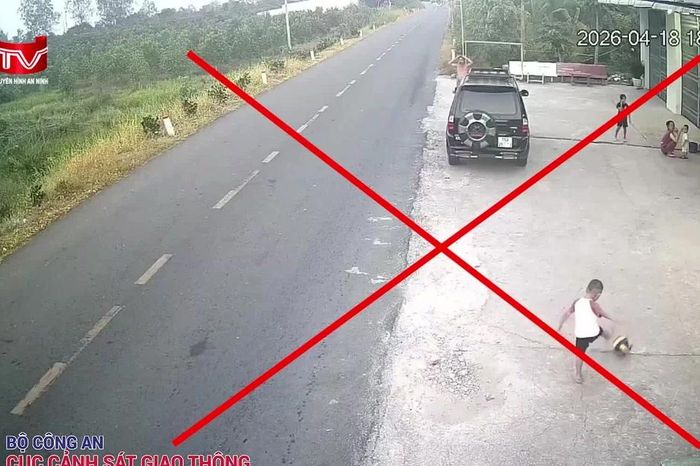 Ai chịu trách nhiệm vụ bé trai đá bóng gây tai nạn chết người? - Chuyên trang An Ninh Thủ Đô - Báo Công an nhân dân