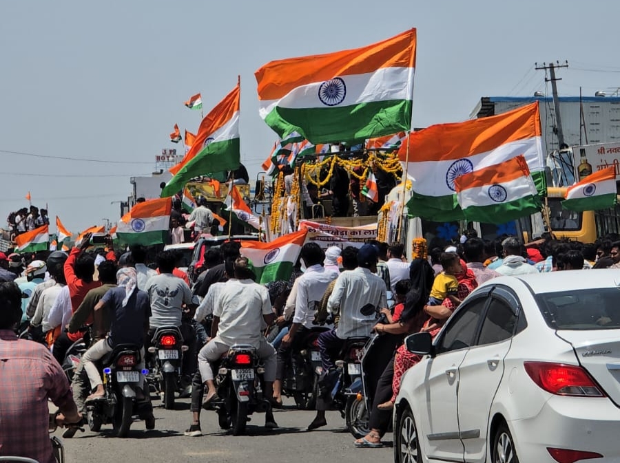 श्री गुरु राम विहार सेवा समिति ब्यावर के सदस्य गण अग्निवीर शहीद श्री युवराज सिंह की शौर्य यात्रा में पहुंचकर श्रद्धांजलि अर्पित की ।