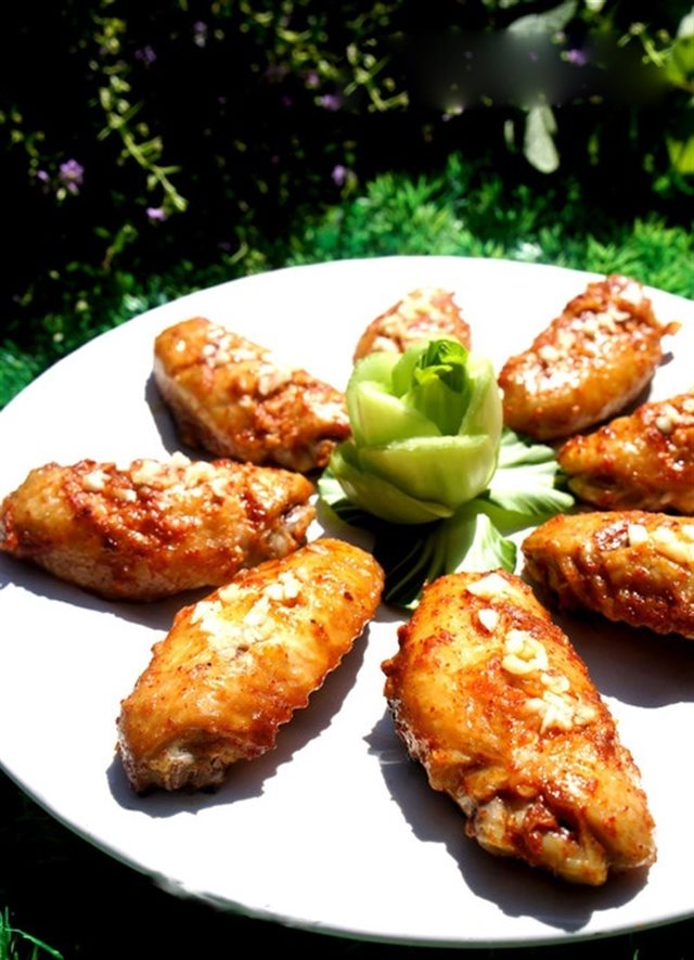 Cánh Gà Nướng Tỏi