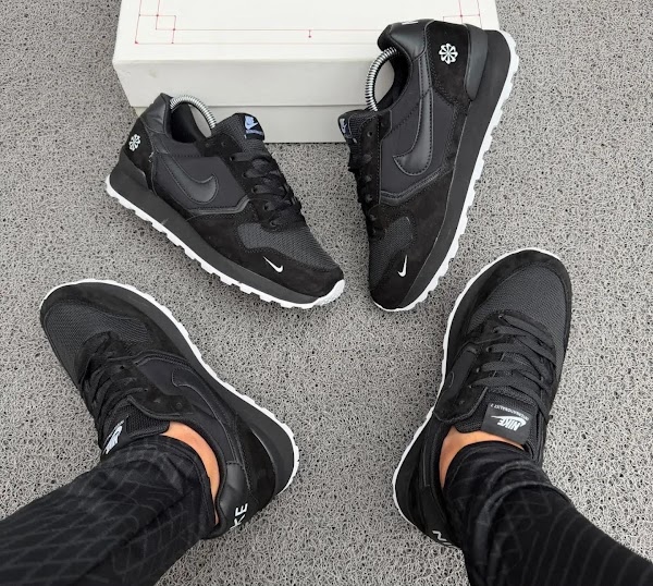 Nike Internationalist Negro