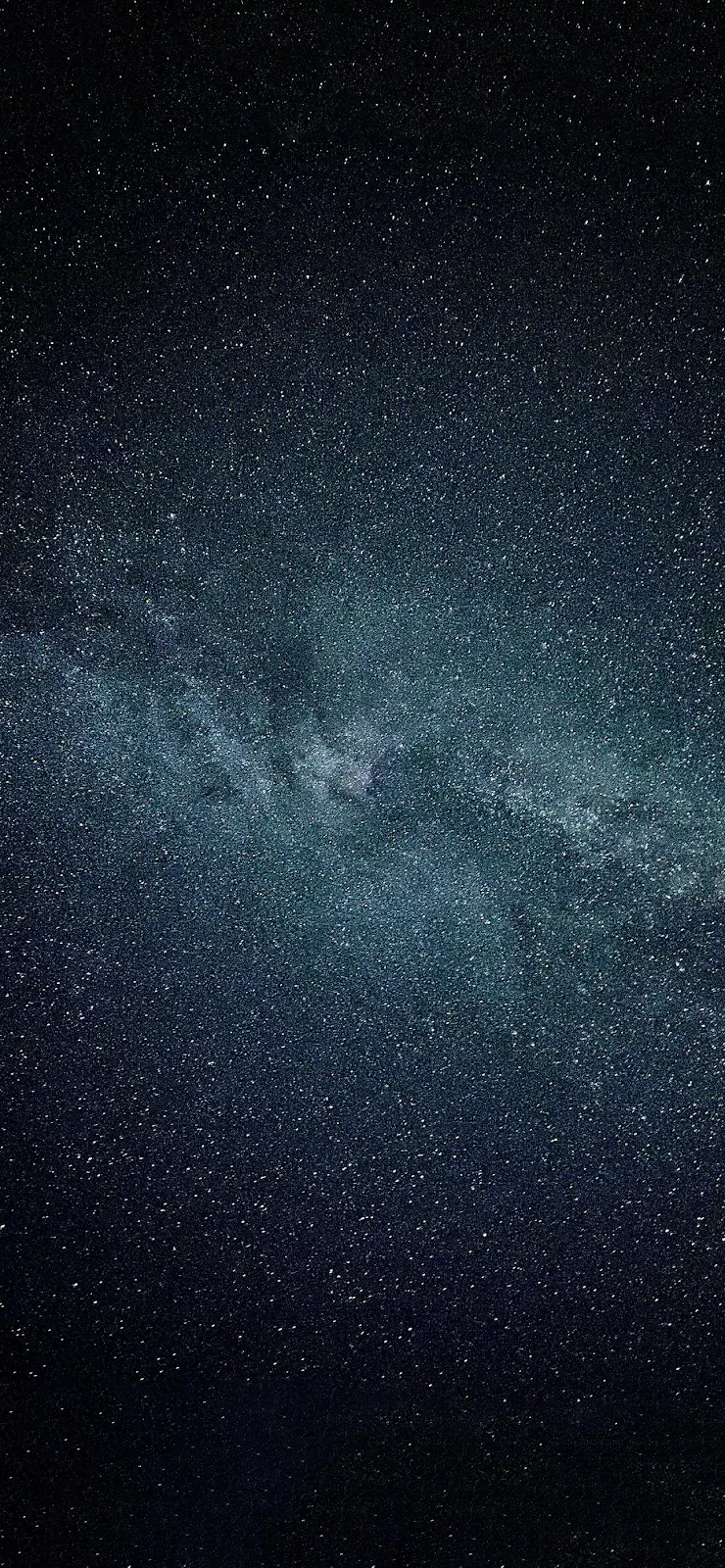 The Vast Milky Way Galaxy - Astrophotography Full HD iPhone Wallpaper (1284x2778)