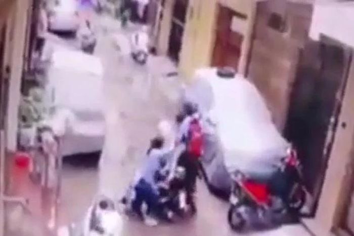 Người mẹ hô hoán, cứu con khỏi vụ bắt cóc táo tợn ở Ấn Độ - Tạp chí Doanh Nghiệp Việt Nam