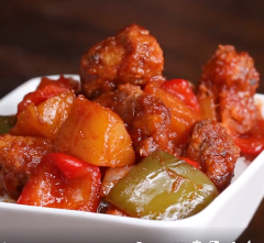 Cho thịt ra đĩa vậy là có một món ăn đơn giản nhưng lại vô cùng đậm đà và được yêu thích nhé!