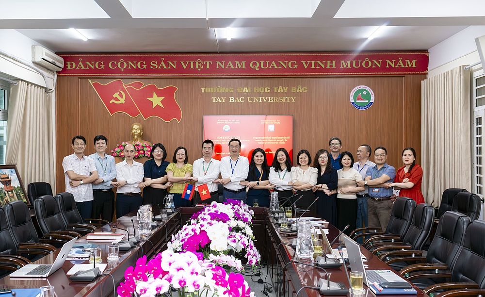 Trường Đại học Tây Bắc tổ chức họp trực tuyến, thống nhất nội dung hợp tác với Đại học Souphanouvong (Nước CHDCND Lào)