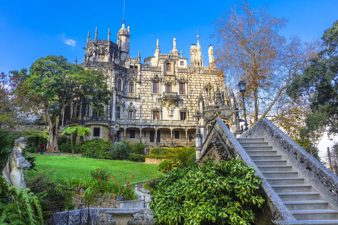 One Day in Sintra: Quintas & Palaces for Small Groups
