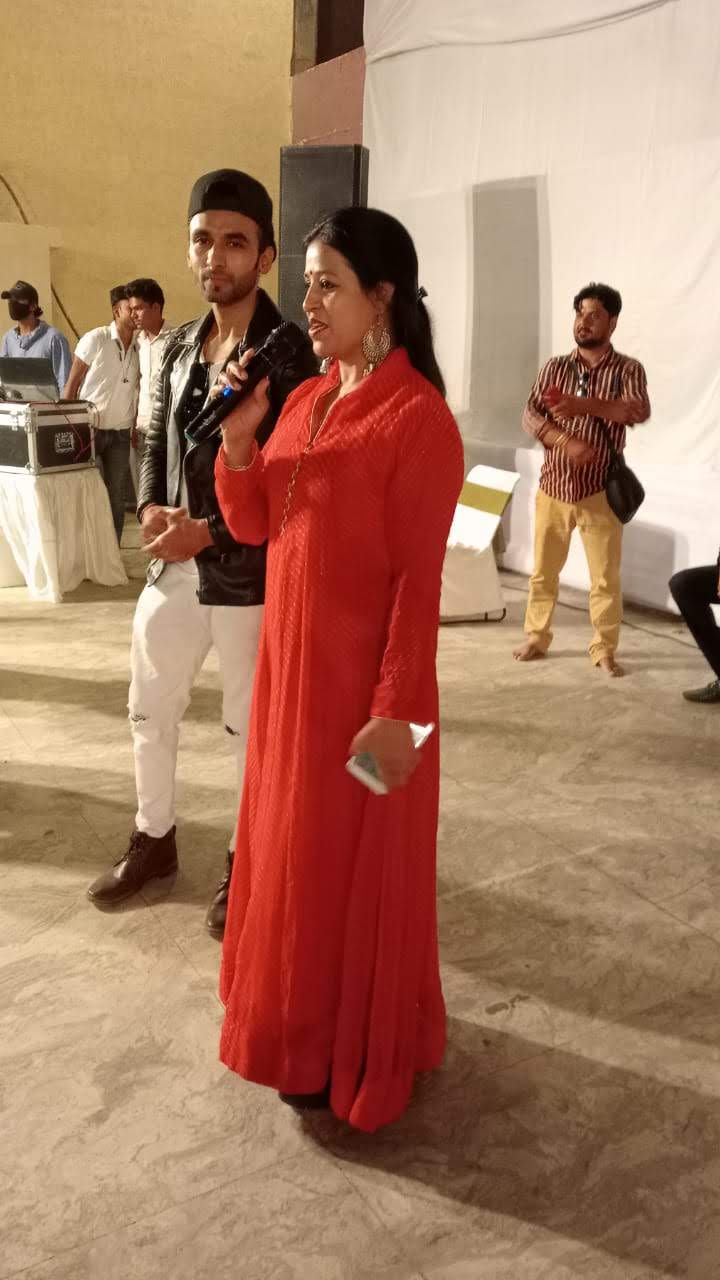 Event Hosting & Anchoring