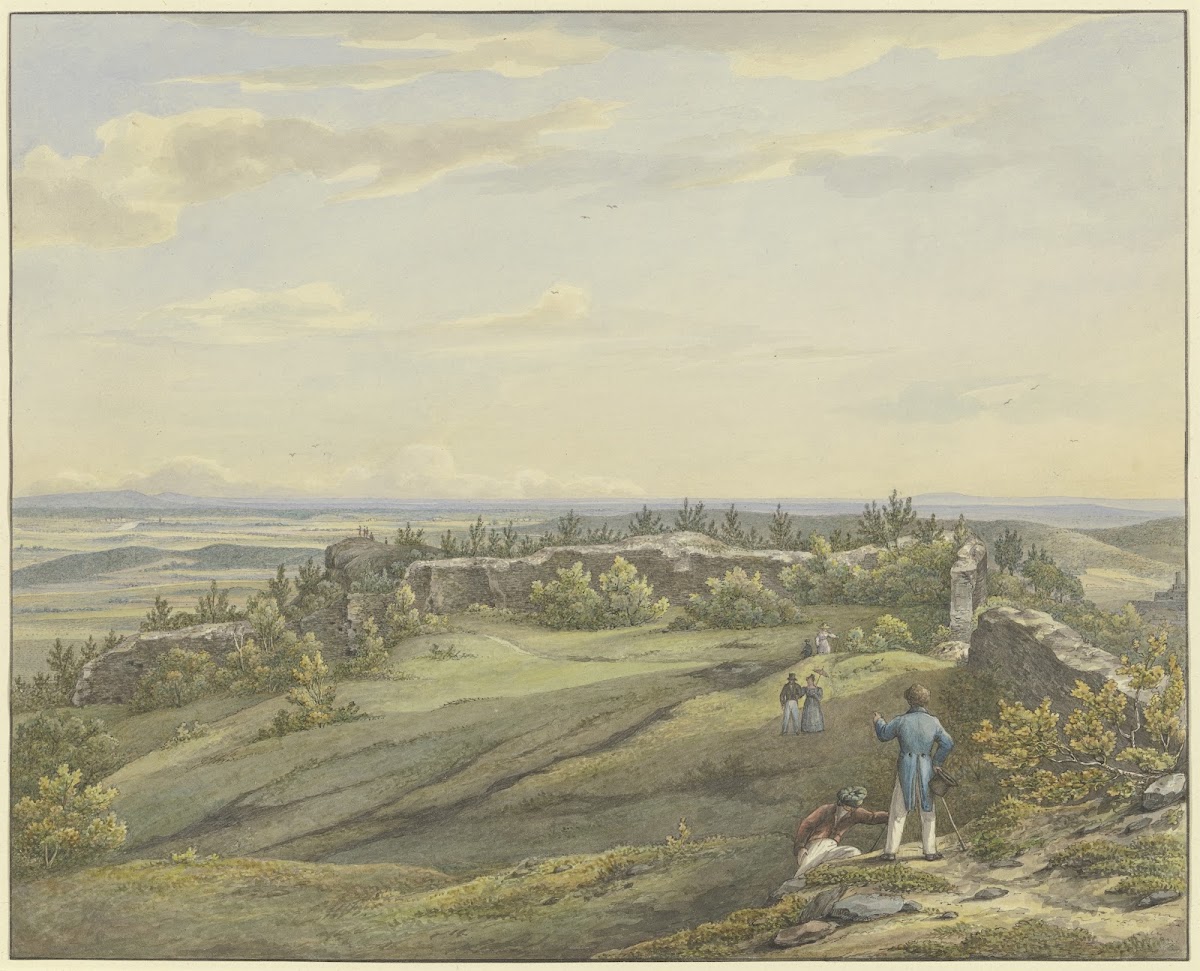 Burghof der Ruine Falkenstein mit Ausblick auf die Mainebene den Odenwald und di