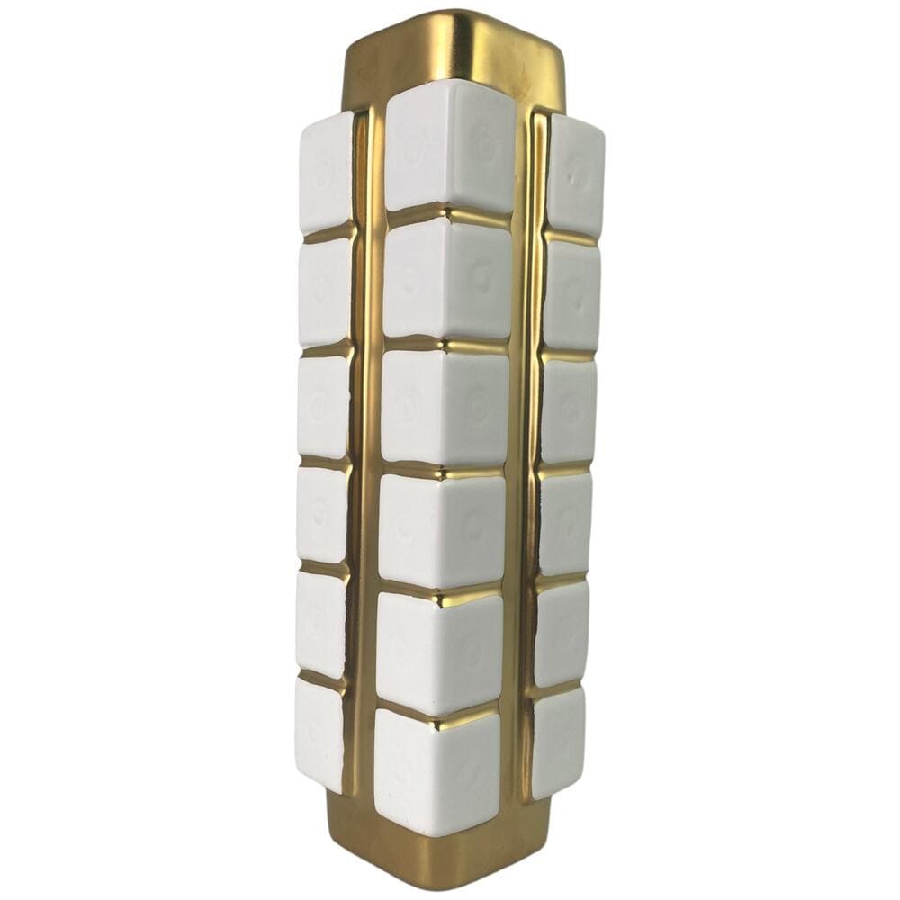 Florero chico de cerámica Concepts™ diseño de torre color blanco/dorado