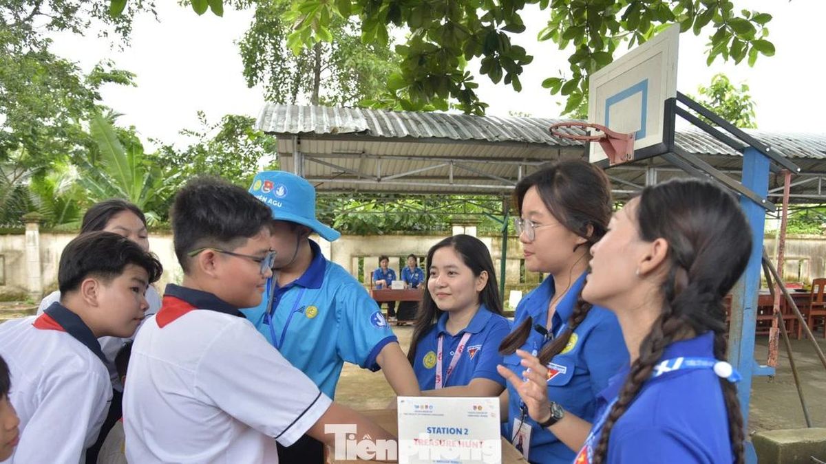 Sôi nổi sân chơi tiếng Anh cho học sinh vùng biên - Báo Tiền Phong