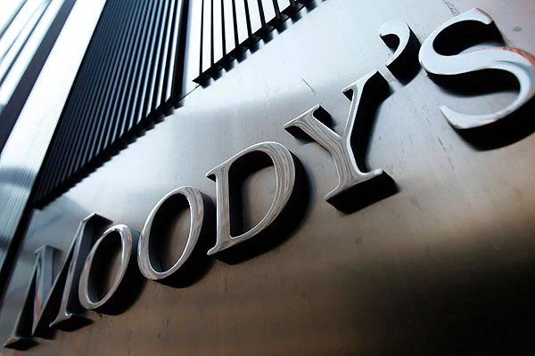 Moody's përmirëson perspektivën e Shqipërisë në "pozitive"