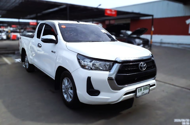 TOYOTA HILUX REVO