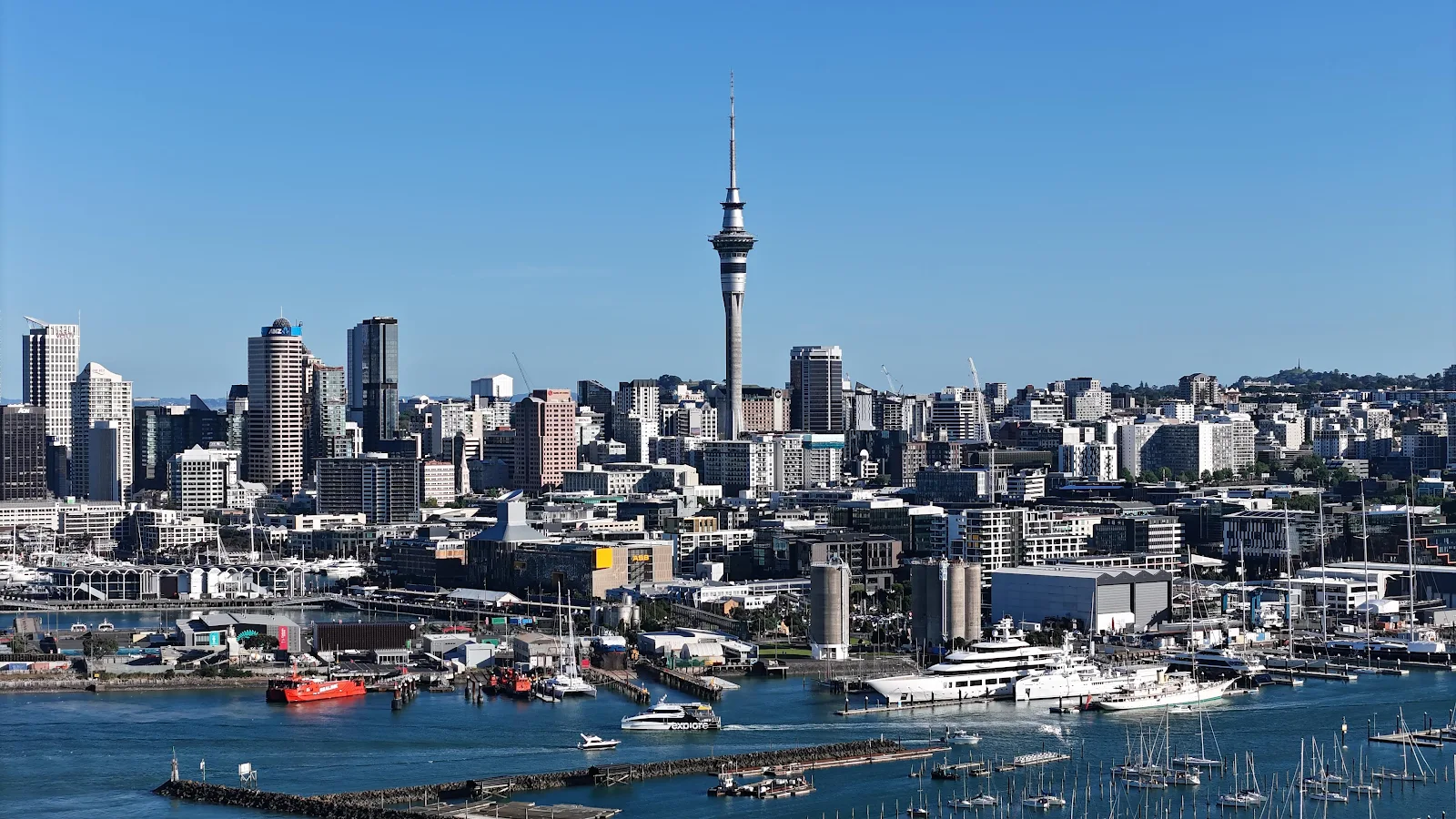 Auckland Skyline With Sky Tower - Urban Photography 4K Wallpaper (4032x2268)