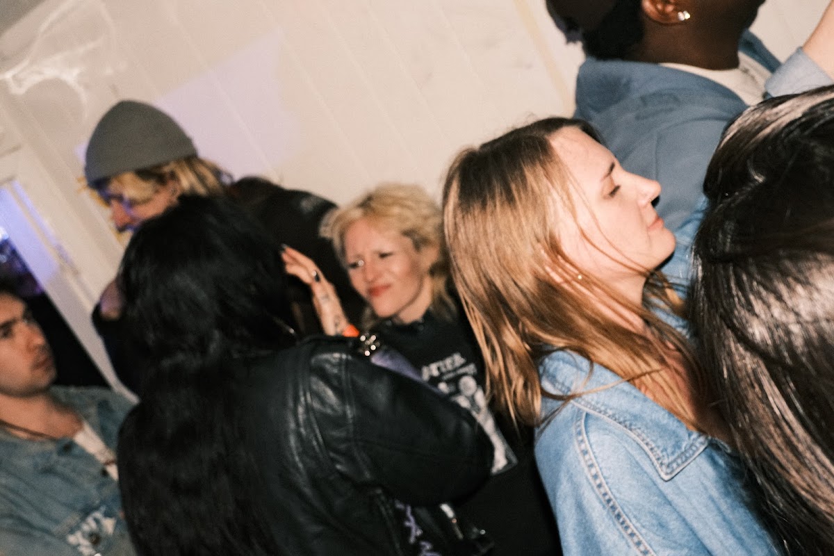@tlau.photos_thelostandunfounds_2026-04-19_austin_last_night_034