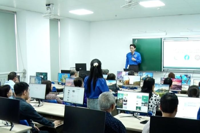 Phường Yên Sở tập huấn bình dân học vụ số - Đài Phát thanh và truyền hình Hà Nội