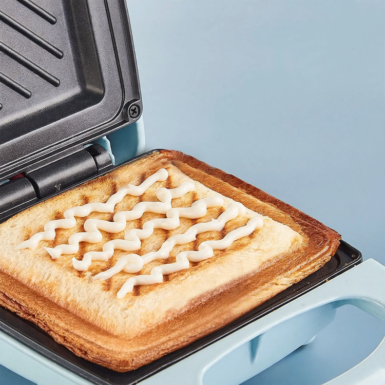 Multifunction toaster with grill and cooking function