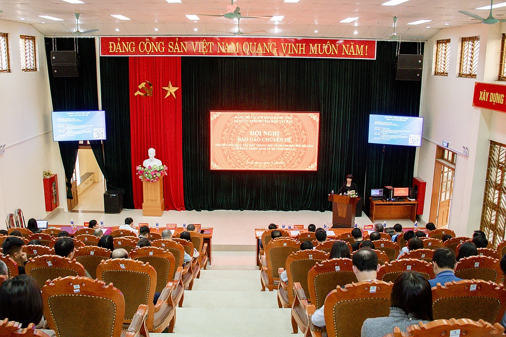 Hội nghị báo cáo chuyên đề “Trường Đại học Tây Bắc bắc trong bối cảnh chuyển đổi số gắn với phát triển kinh tế số của tỉnh Sơn La”