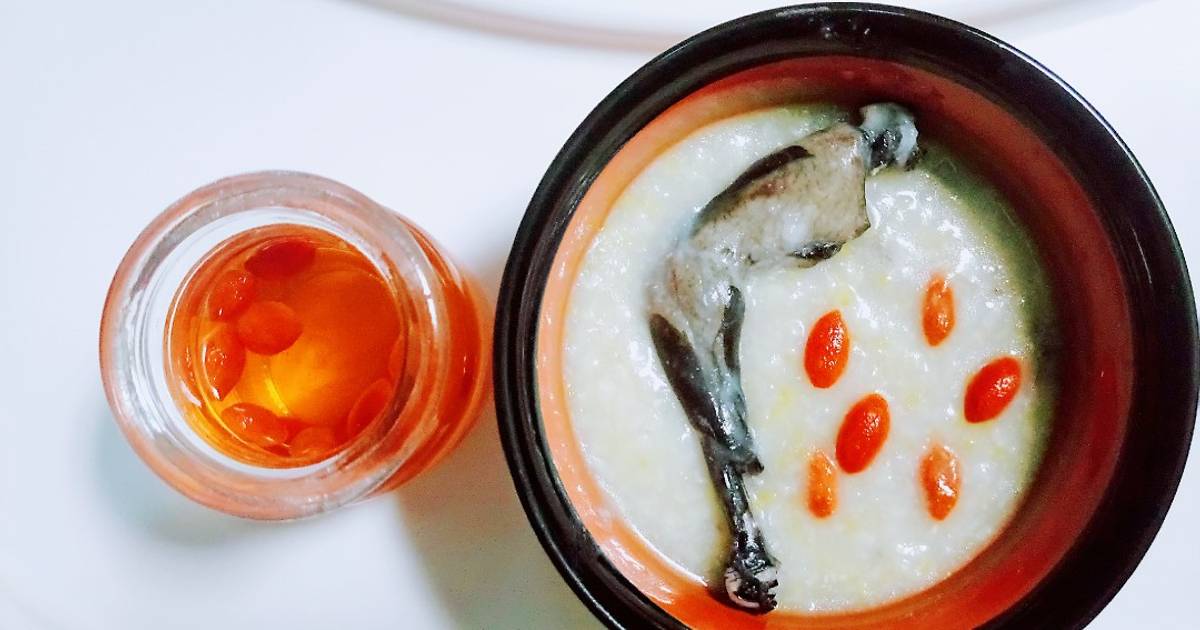 Cháo gà ác - kỷ tử cho bé ăn dặm