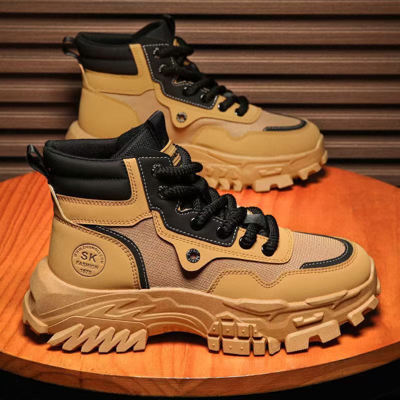Insulated Men's Winter Boots with Platform Sole