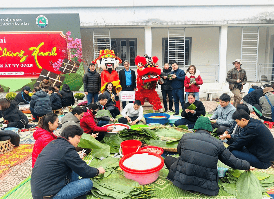 Sôi nổi các hoạt động Xuân yêu thương - Tết sum vầy  tại Trường Đại học Tây Bắc