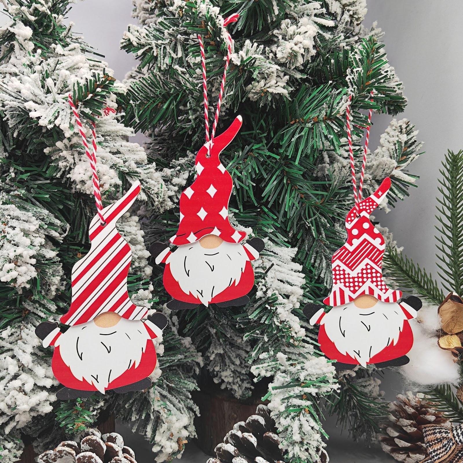 Holz-Weihnachtsanhänger Wichtel-Figuren