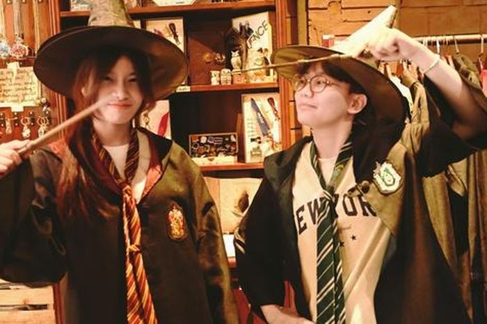 Quán cà phê 'phù thủy' giữa lòng phố cổ Hà Nội làm mê mẩn giới trẻ và khách tây - Báo Người Lao Động