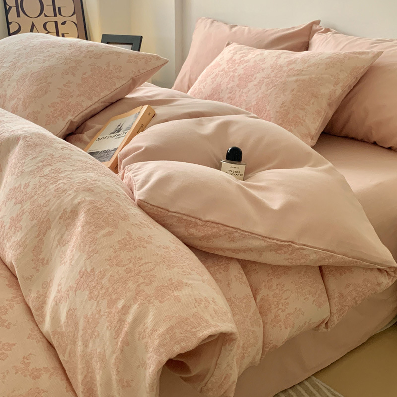 Brushed cotton bedding with jacquard pattern