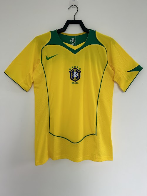 Equipación local de Brasil 2004.jpeg