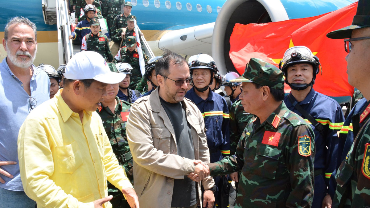 Đoàn Việt Nam đến Venezuela, sẵn sàng tham gia khắc phục hậu quả động đất - Báo Quân Đội Nhân Dân