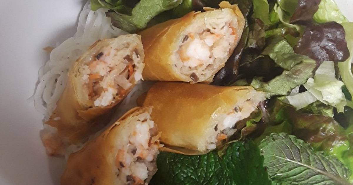 Bún chả giò tôm