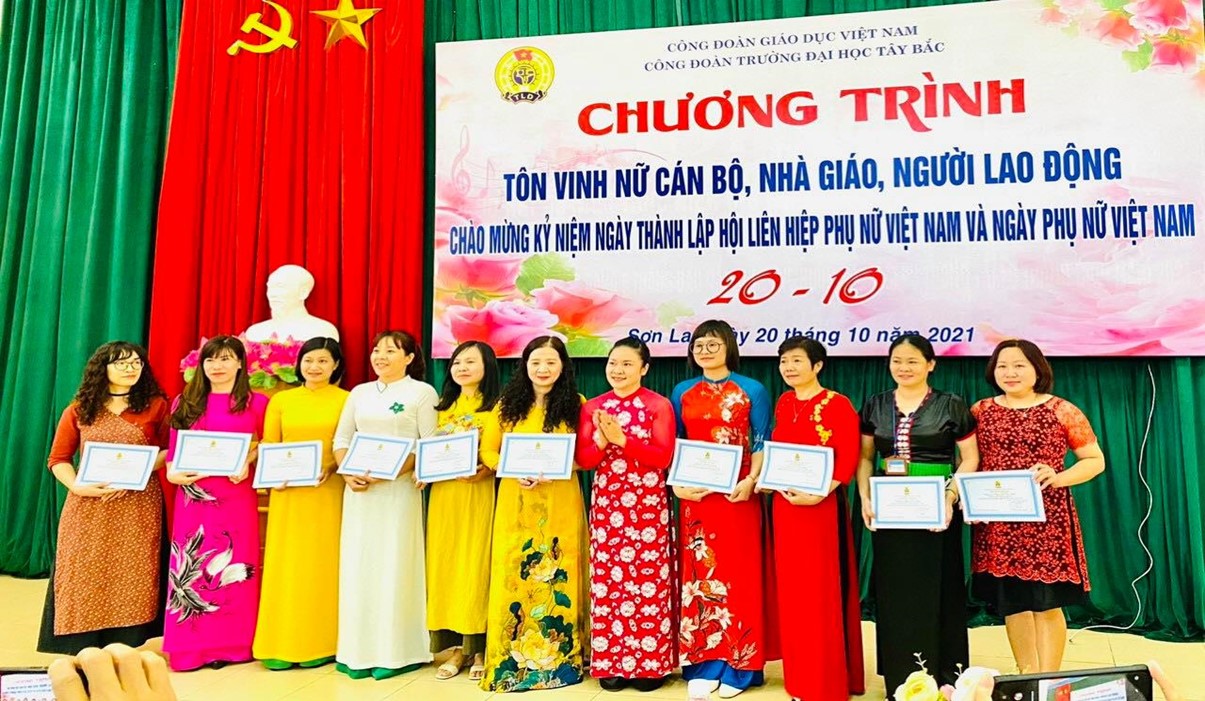 Công đoàn Trường Đại học Tây Bắc tổ chức lễ tôn vinh, tuyên dương, khen thưởng nữ cán bộ Nhà giáo, người lao động nhân kỷ niệm ngày thành lập Hội Liên hiệp Phụ nữ Việt Nam
