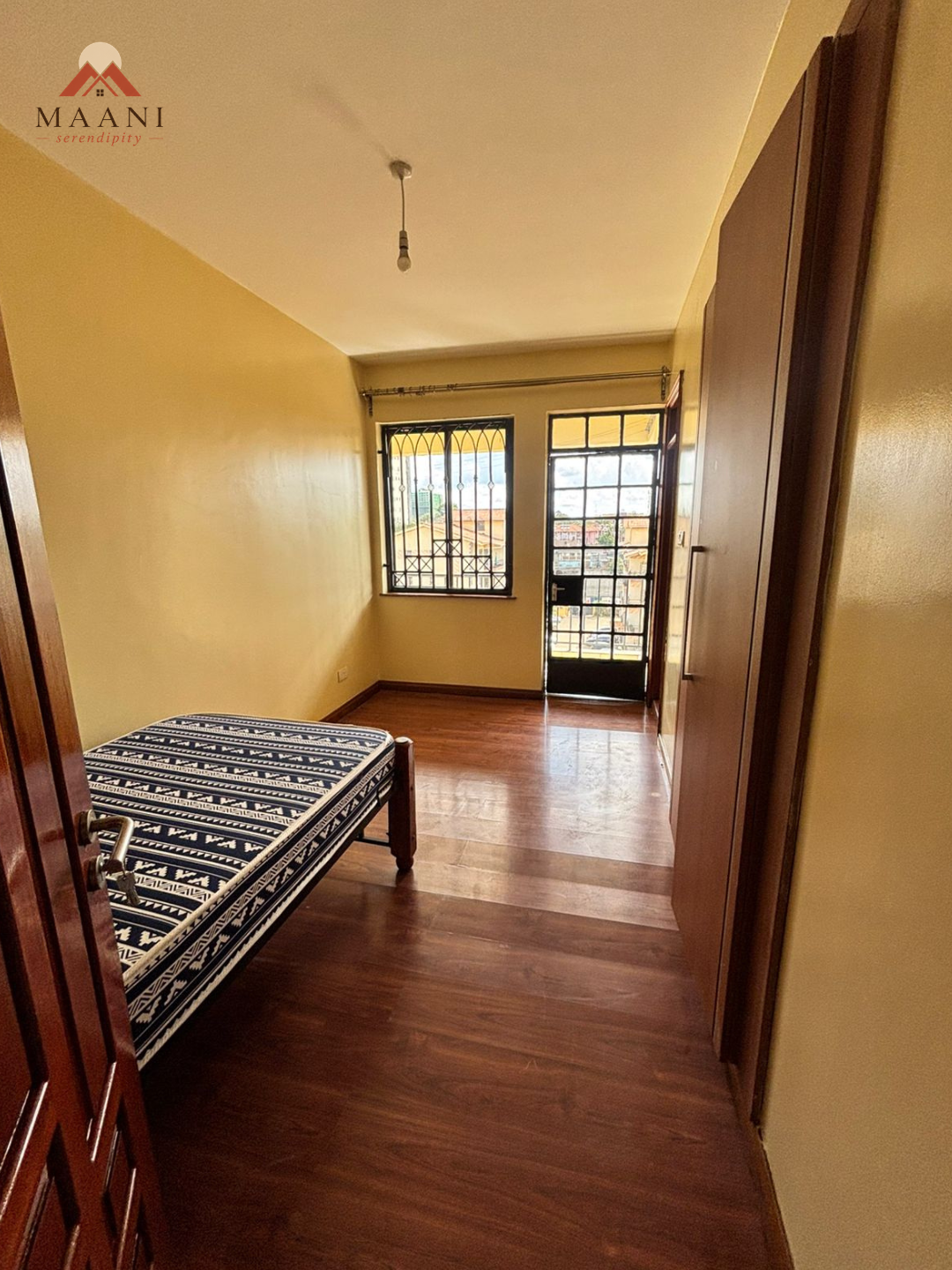 Ensuite 3-bed Apartment with DSQ — photo 7 of 10
