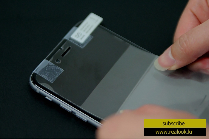 attach realook screen protector