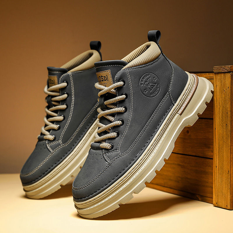 Men's vintage-style boots, breathable
