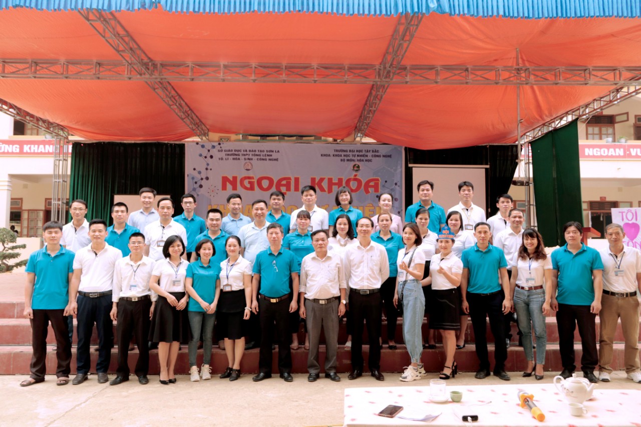 Bộ môn Hóa học tổ chức Chương trình ngoại khóa Khoa học tự nhiên tại Trường THPT Tông Lệnh